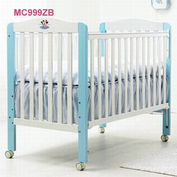 多功能婴儿床 让宝宝舒心的安乐窝